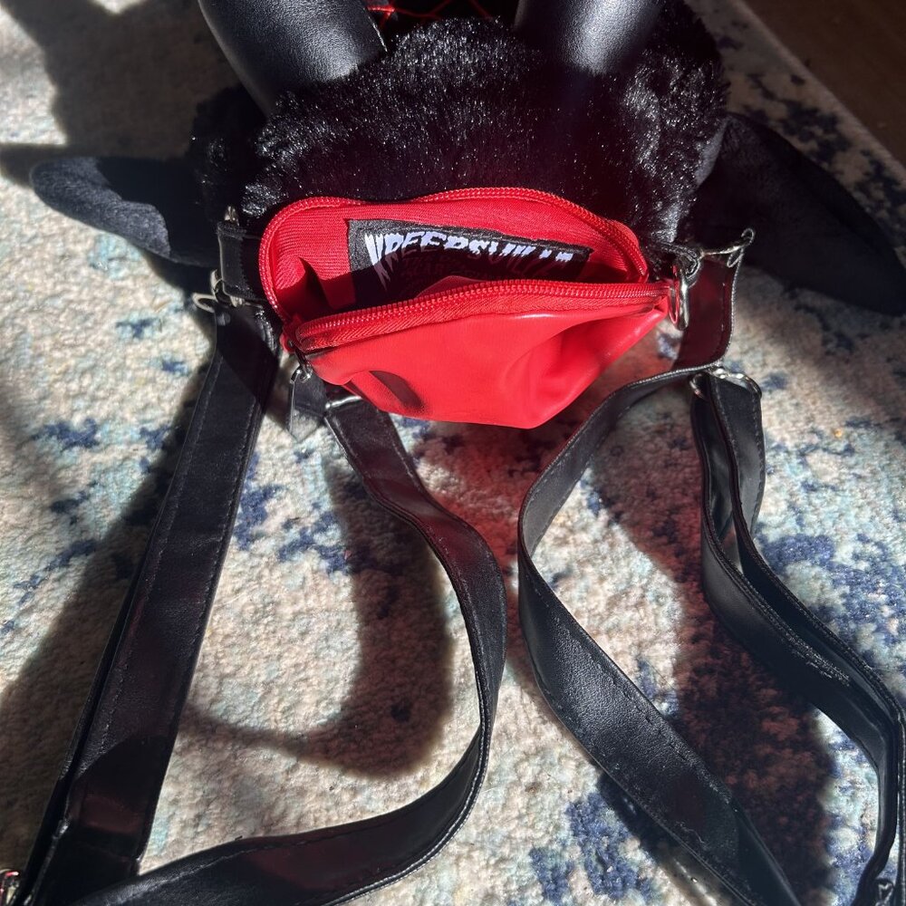 Backpack - Picture 4 of 4